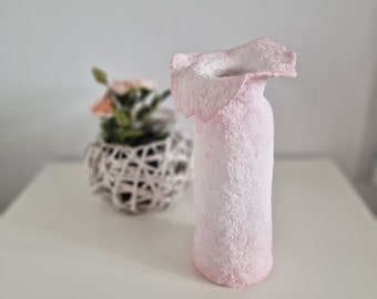 Handgjord rosa papier-machévas: Modern rustik bordsdekoration