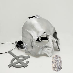 Papa V Perpetua Mask,  Papa Emeritus Mask