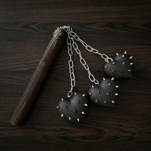 Maza de estrella de la mañana con triple cabeza y corazón con púas, mayal gótico medieval, accesorio de cosplay punk grunge alternativo, decoración de habitación gótica