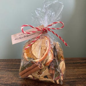 Winter Potpourri: Dried Fruit, Rosemary & Cinnamon