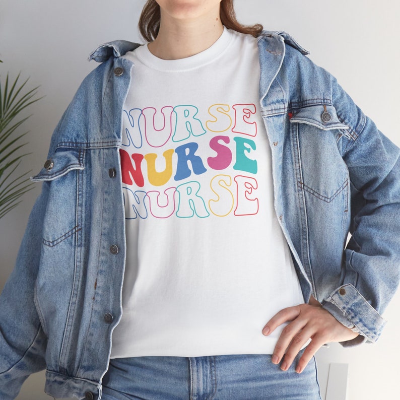 Krankenschwester-T-Shirt, buntes Krankenschwester-Hemd, neue Krankenschwester-Geschenkidee, Krankenschwester-Abschlussgeschenk, Krankenschwester-Anerkennung, Krankenschwester-Woche, die zusammen passt Bild 6