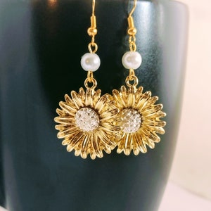 Sunflower Dangle Earrings - Nature Inspired Jewelry, Sunflower Earrings, earrings, Floral earrings, Sunflower jewelry, Summer Earrings