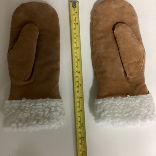 Mittens Vintage Light Brown and White.  Size Small.  Shell is Suede Leather Inter Lining is 100% Polyester.  Made in China. RN 94789. Nice!