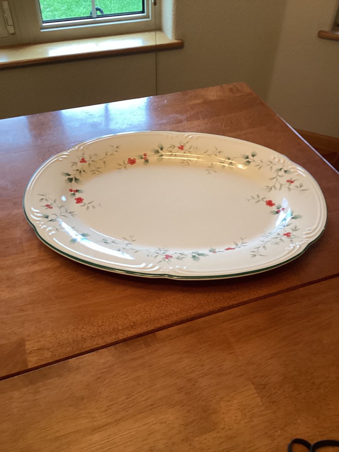 Pfaltzgraff Winterberry Collection Oval Large Serving 14