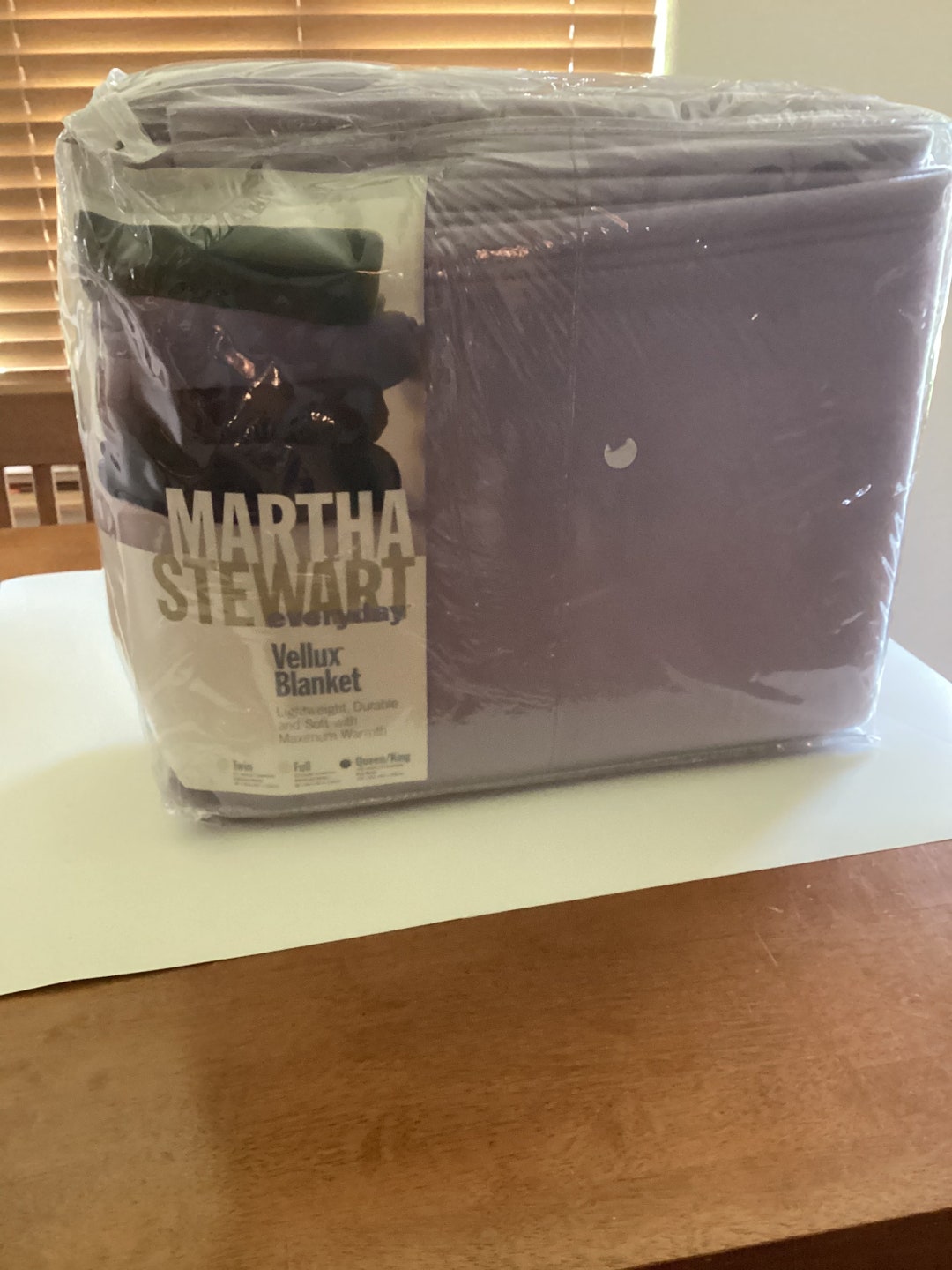 Martha Stewart Everyday Vellux Blanket. Queen/king Size. 102 by 90