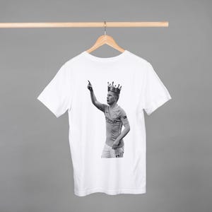 Camiseta de Kevin De Bruyne / Camiseta gráfica de fútbol DTG / Camiseta de jugador de la Premier League / Regalo para fanáticos del fútbol / Ropa urbana unisex KDB