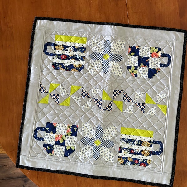 Tea Cup Quilter Table Topper