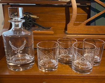 Decantador y 4 vasos de whisky personalizados, personalizados para personal militar, regalos de la Fuerza Aérea.