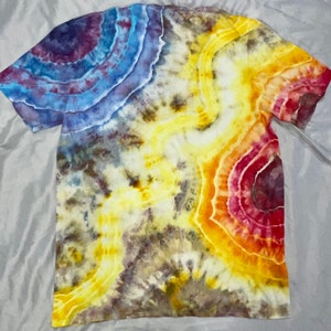 Tie dye, HWI, lightning w/ geodes (Med)