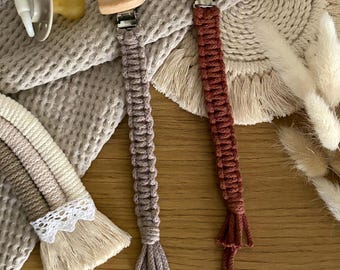 Macrame Pacifier Chain | Pacifier Strap | Calla Lily | in 40 Colors | Baby | Newborn Gift | Boho
