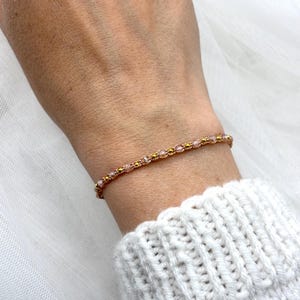 Armband für Damen, Freundschaftsbänder, Schöne Geschenke für Freundin, Armband mit rosa Glassteinen und goldenen Kugeln