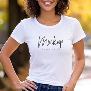 Herbst T-Shirt Mockup mit Hispanic Model | Bella Canvas 6004, Weißes Tshirt Mockups, T-Shirt Casual Mockups, Print on Demand Mockup