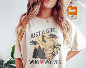 Comfort Colors® Wolf Shirt Just A Girl Who Loves Wolves Shirt Wolf Lover Shirt, Retro Wolf Nature Tshirt, Wolf Girl Tee, Gift for Wolf Lover