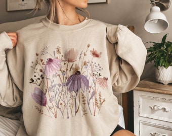 Watercolor Pressed Flowers Sweatshirt Vintage Boho Cottagecore Crewneck, Fairycore Wildflowers Sweatshirt, Pastel Botanical Floral Pullover