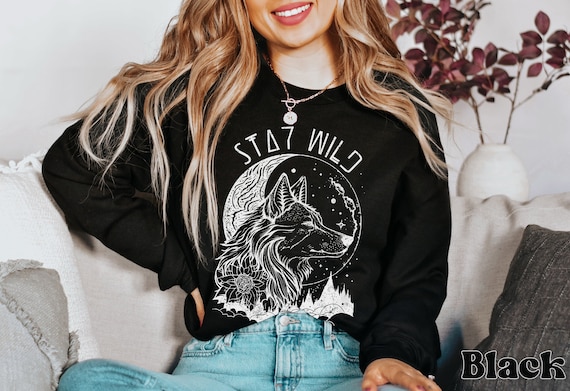 Wolf Stay Wild Sweatshirt Wolf Crewneck Retro Wolf Sweatshirt Wolf Lover Gift, Boho Wolf Shirt, Floral Wolf Pullover, Wolf Moon Sweatshirt
