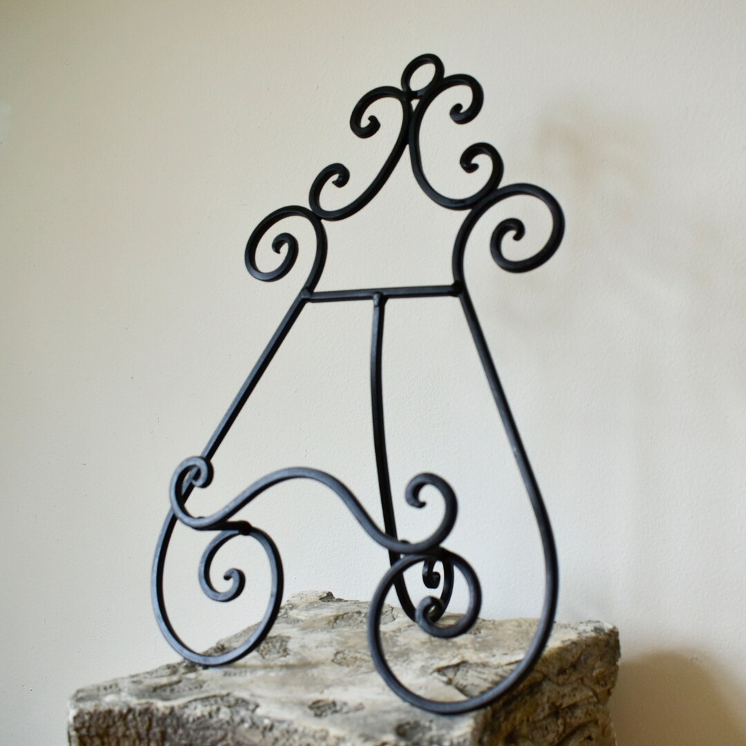 Black Metal Scroll Table Easel, Metal Display Easels, Decorative Table