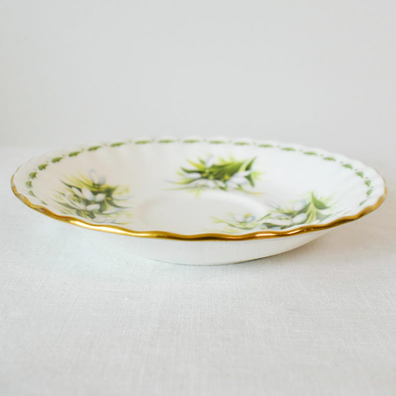 royal albert saucer, royal albert, royal albert bone china, made in england, made in england saucer, made in england bone china, made in england porcelain, english porcelain, floral porcelain, hand-painted porcelain, vintage porcelain, vintage