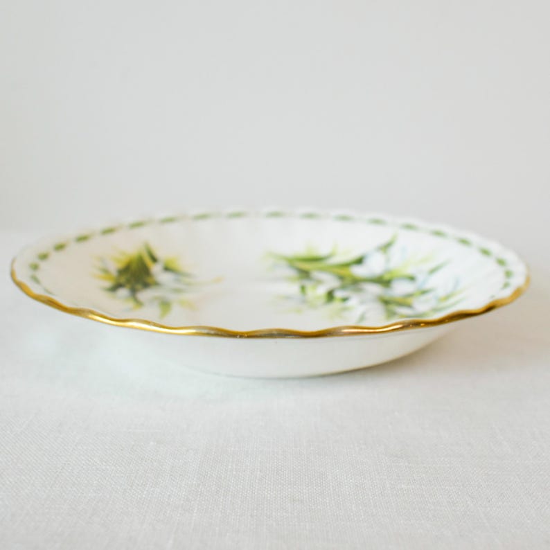 royal albert saucer, royal albert, royal albert bone china, made in england, made in england saucer, made in england bone china, made in england porcelain, english porcelain, floral porcelain, hand-painted porcelain, vintage porcelain, vintage