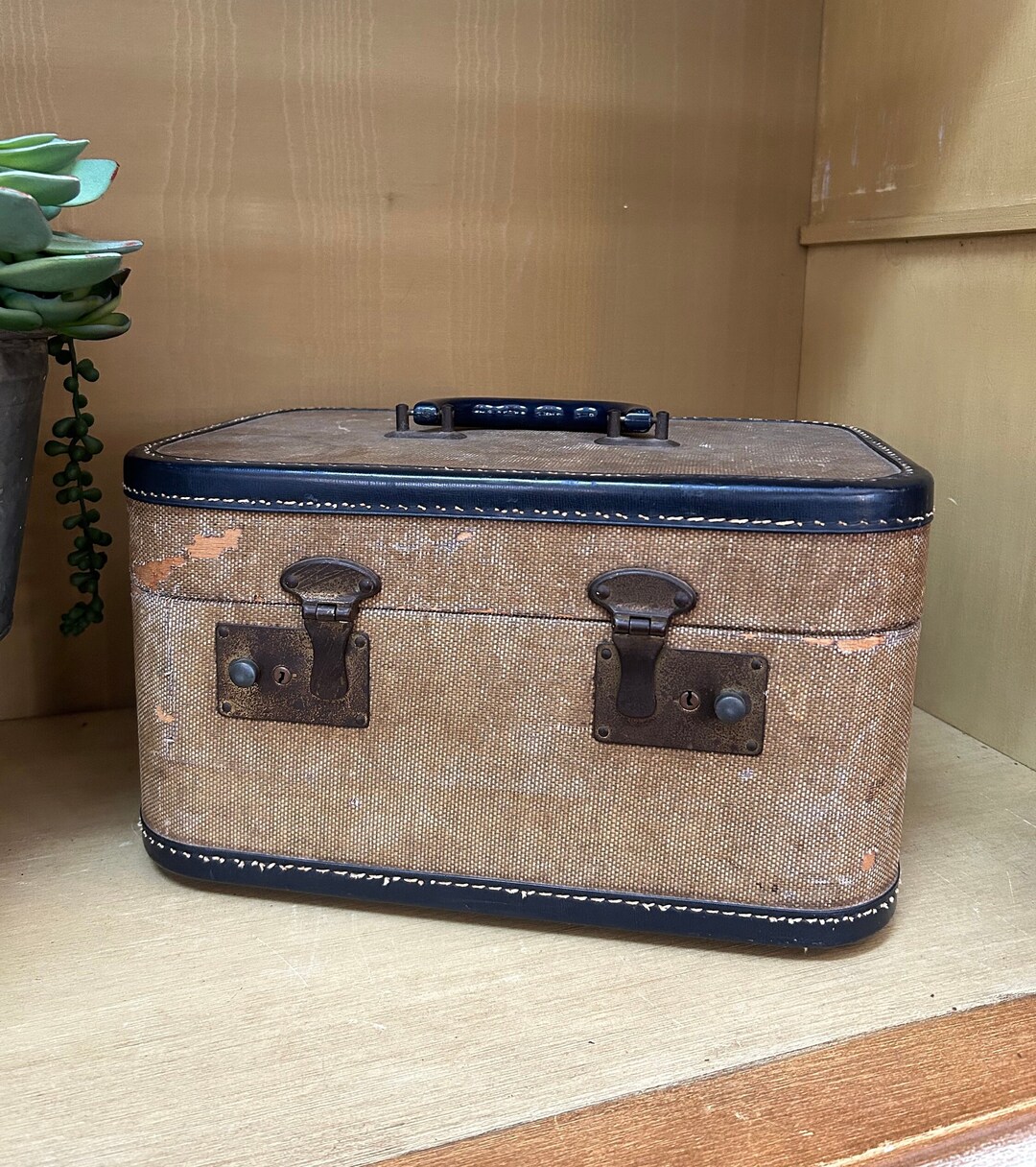 Vintage Train Case Luggage. 1940s Train Case Luggage. Tweed. Movie Prop