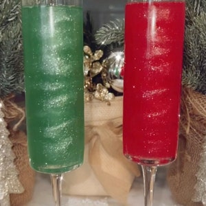 Christmas Drink Glitter, Red and Green Beverage Glitter, Cocktail Garnish, Holiday Drink Kit, Mocktail Gift Idea, Xmas Party (Set of 2 Jars)