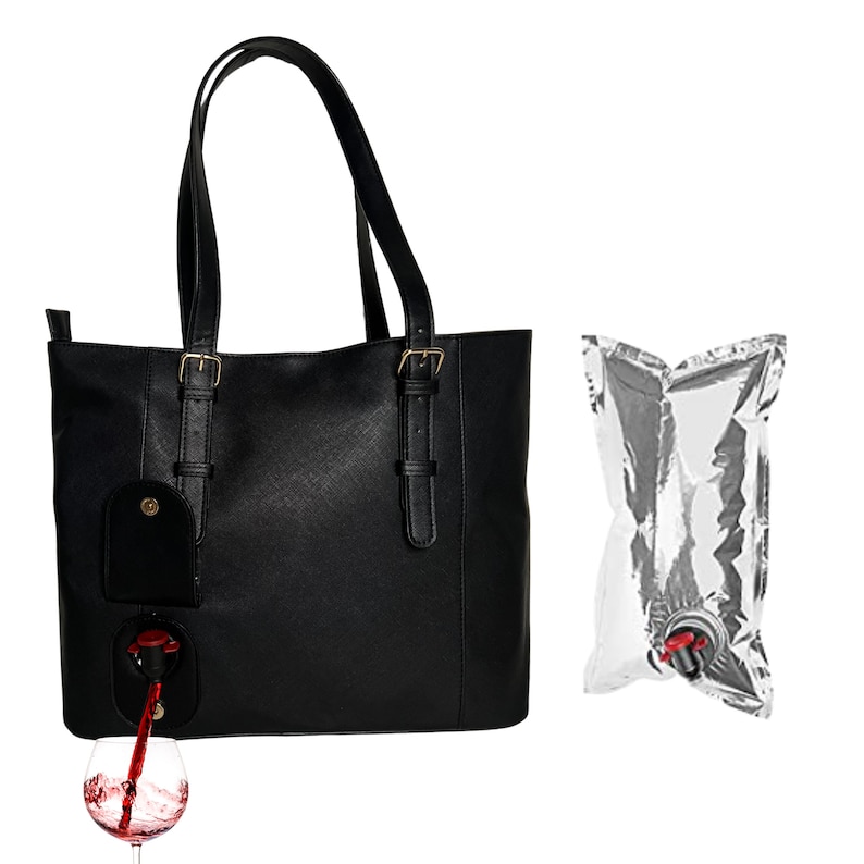 Peut inclure: Sac fourre-tout noir avec un distributeur de vin int&eacute;gr&eacute; et un sac de vin en bo&icirc;te argent&eacute;.