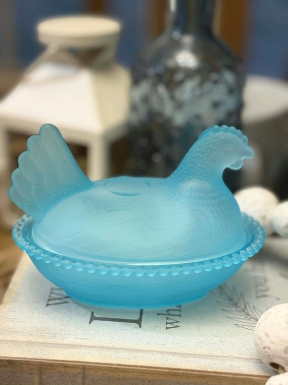 Blue 4" Hen on a Nest – Vintage Style Glass Dish