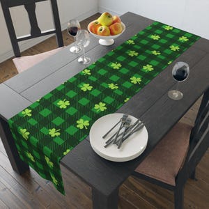 Shamrock Plaid Table Runner: St Patrick&#39;s Day Kitchen Decor
