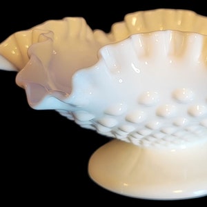 Vintage 1950s 8&quot; Fenton White Milk Glass Hobnail Ruffled Edge Bowl