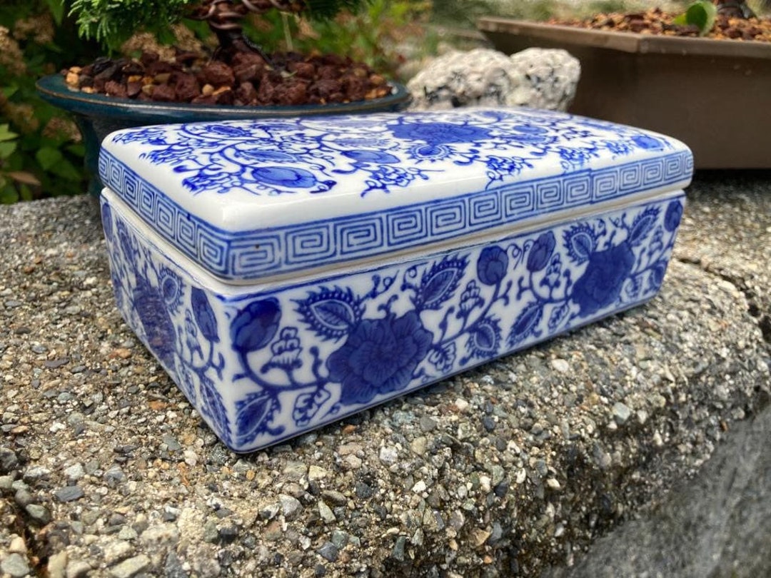1880 1910 Antique Chinese Writing Box Cobalt Imperial Blue and White 1880 1910 Antique Chinese Writing Box Cobalt Imperial Blue and White