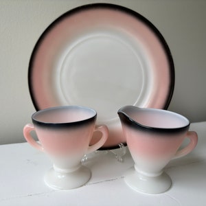 Rare lot de 3 crèmes, sucre et assiette à biscuits en forme de crème, de sucre et de platonite Ovide platonite rose et noir de l&#39;Atlas dégradé des années 1930