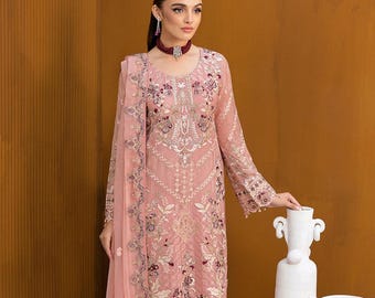 Roze geborduurde chiffon salwar kameez: Pakistaans-Indiase outfit