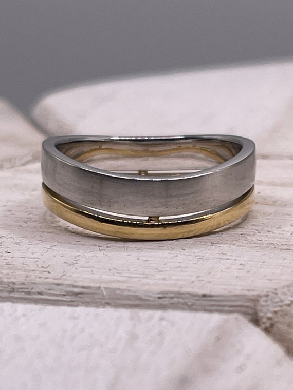 Contemporary Wavy Two Tone 14 kt Gold Band
