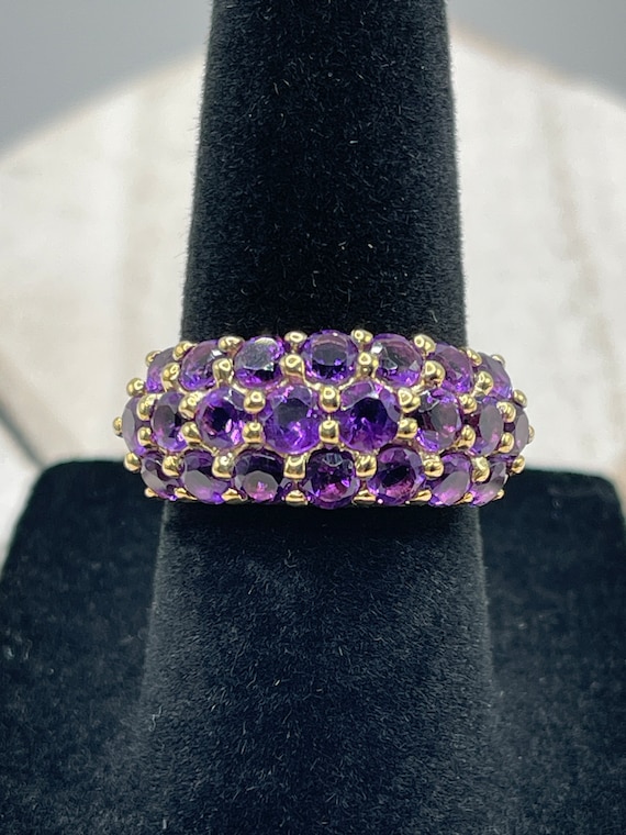 Fabulous Vintage Amethyst band 10 kt. Yellow Gold