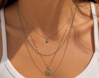 Gouden gelaagde ketting van roestvrij staal met turkoois – Boho-sieraden • Meerlaagse ketting • Cadeau voor vrouwen