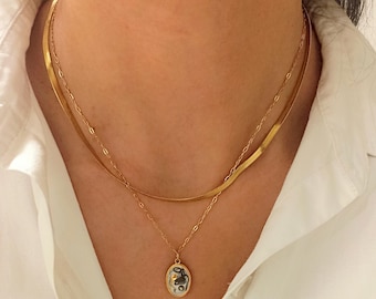 Gold-plated stainless steel necklace for women | Layering necklace set in gold | Minimalist necklace with oval pendant | Waterproof & everyday jewelry
