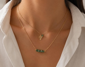Gold layered necklace with green crystal stone – Monstera leaf pendant – Double-layered gold necklace for women – Boho jewelry gift