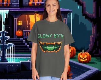 Halloween Retro T-Shirt, Halloween Unisex Shirt, Pixel Art Pumpkin, Pixel Art Shirt, Retro Halloween Shirt, Halloween T-Shirt, Spooky Shirt
