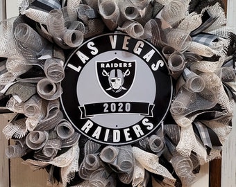 Raiders Wreath Large