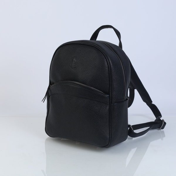 Compact Leather Backpack, Petite Rucksack, Small Vintage Bag, Trendy Daypack, Stylish Travel Bag