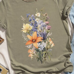 Vintage Cottagecore Shirt Pressed Flowers Shirt Goblincore Shirt Boho Wildflower Shirt Wildflower Pattern Green Witch Shirt Watercolor