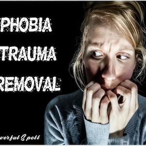 Puede incluir: Una mujer con una expresión de preocupación en su rostro, mirando hacia un lado, con las manos juntas frente a ella. El texto "Phobia Trauma Removal Powerful Spell" está escrito en blanco sobre un fondo negro.