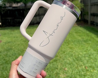 Copo térmico Stanley No Spill Quencher ProTour com canudo dobrável, gravação a laser personalizada, garrafa de água de 30 oz e 40 oz.