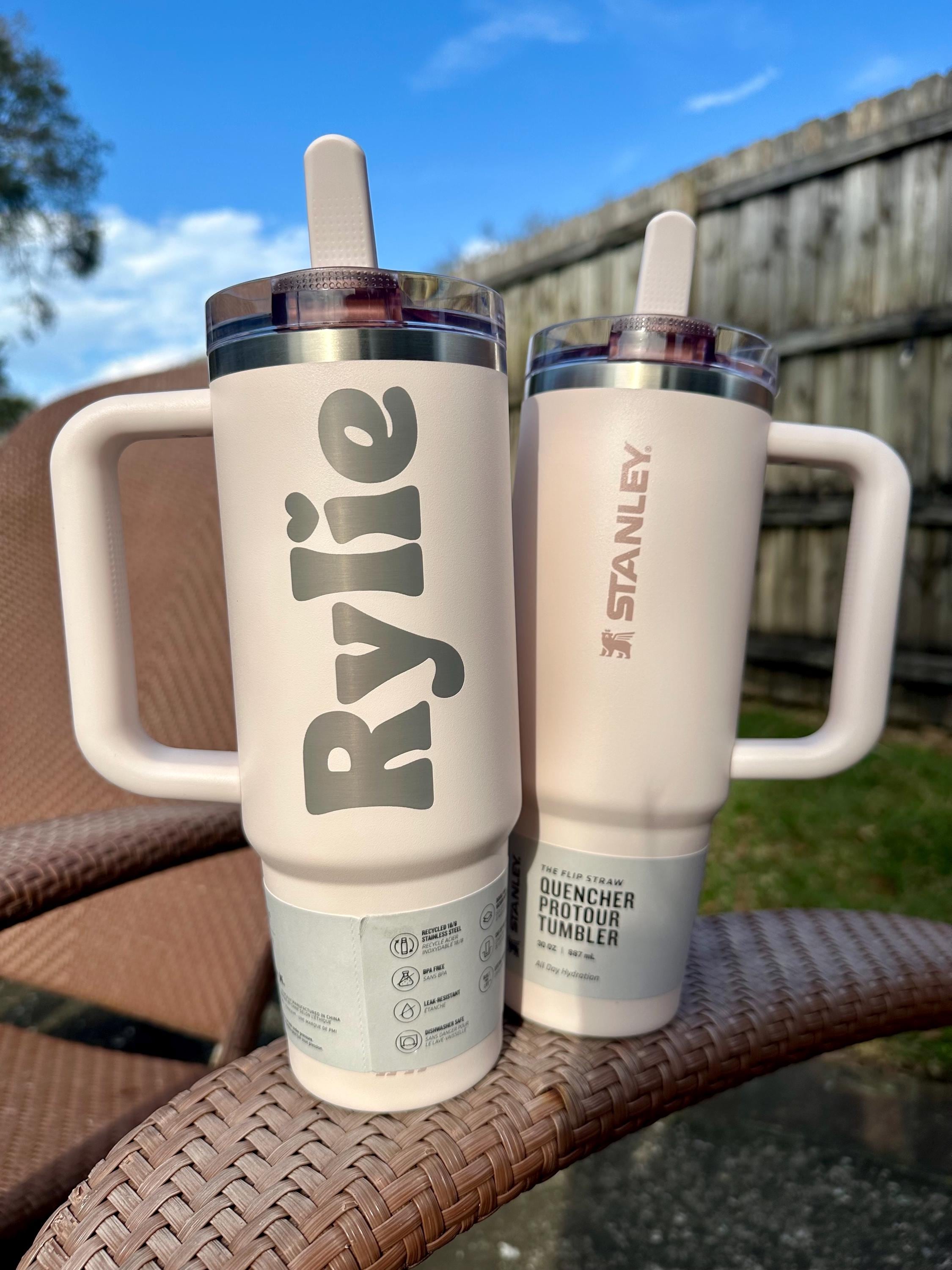 BNGXR Lot De 2 Couvercles De Rechange Pour Stanley 40 Oz - Anti-Fuite, Beige, Avec 2 Pailles Réutilisables + Brosse De Nettoyage