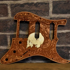 Custom Wooden Pickguard for Strato HSS & SSS – Skull Design, Fits 8/11 Hole Guitars, Hand-Painted and Engraved