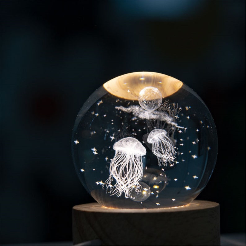 Personalisierte Quallen Nachtlicht, Schneekugel, 3D Druck Mond Nachtlampe, süßes Wohndekor, Kristallkugel Schreibtischlampe, individuelles Baby Geschenk Bild 2