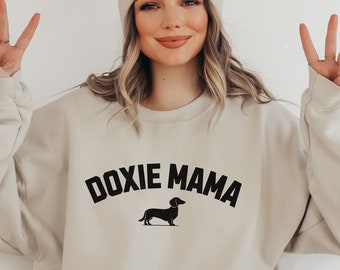 Dachshund Sweatshirt, Weenie Mom Crewneck, Dachshund Lover Gift, Funny Dachshund Owner Gift, Wiener Dog Mom Shirt, Doxie Mama Pullover