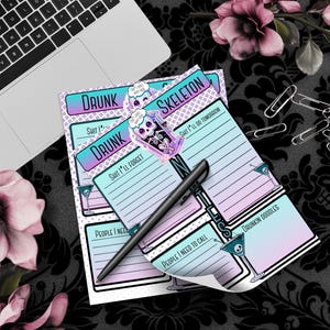 Gotycki Kawaii Pijany Szkielet Notatnik, Gotyckie Artykuły Papiernicze Do Robienia Notatek lub Zarządzania Zadaniami, Idealny Spersonalizowany Prezent Urodzinowy
