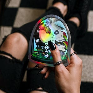 Sticker terrarium gothique crâne découpé imperméable, - Curiosités et bizarreries, oeuvre d'art parfaite pour les collectionneurs de morts-vivants, papier glacé ou holographique