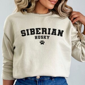Siberian Husky Sweatshirt, Varsity Style Husky Sweater, Dog Mom Shirt, Dog Dad Shirt, Siberian Husky Shirt, Dog Mom Gift, Dog Owner Gift