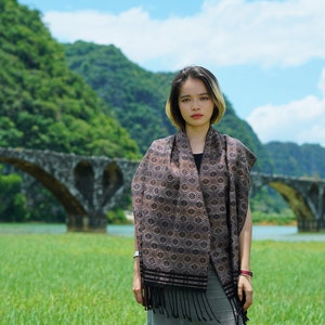 Handwoven Traditional Eastern Scarf: Classic Black Gold Floral Scarf with Chrysanthemum Pattern